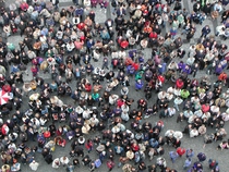 Menschenmenge. Quelle: © Walter Reich / pixelio.de